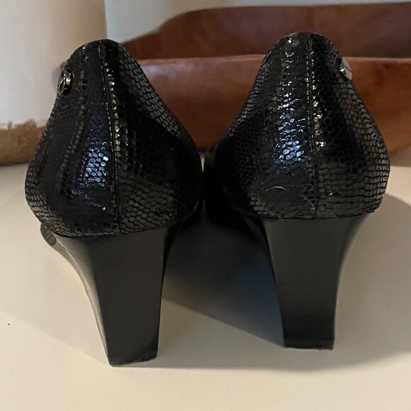 Calvin Klein Black Embossed Saxton Wedge size 8 - Picture 6 of 7